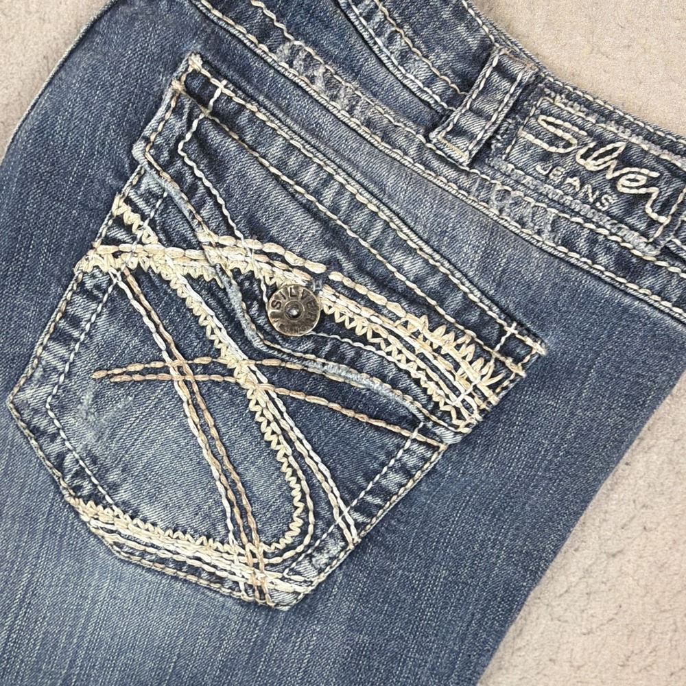 Silver Jeans Pioneer Bootcut~Low Rise~Distressed Denim~Size 20